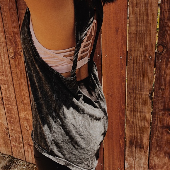 Backless Tank Top - Picture 4 of 4